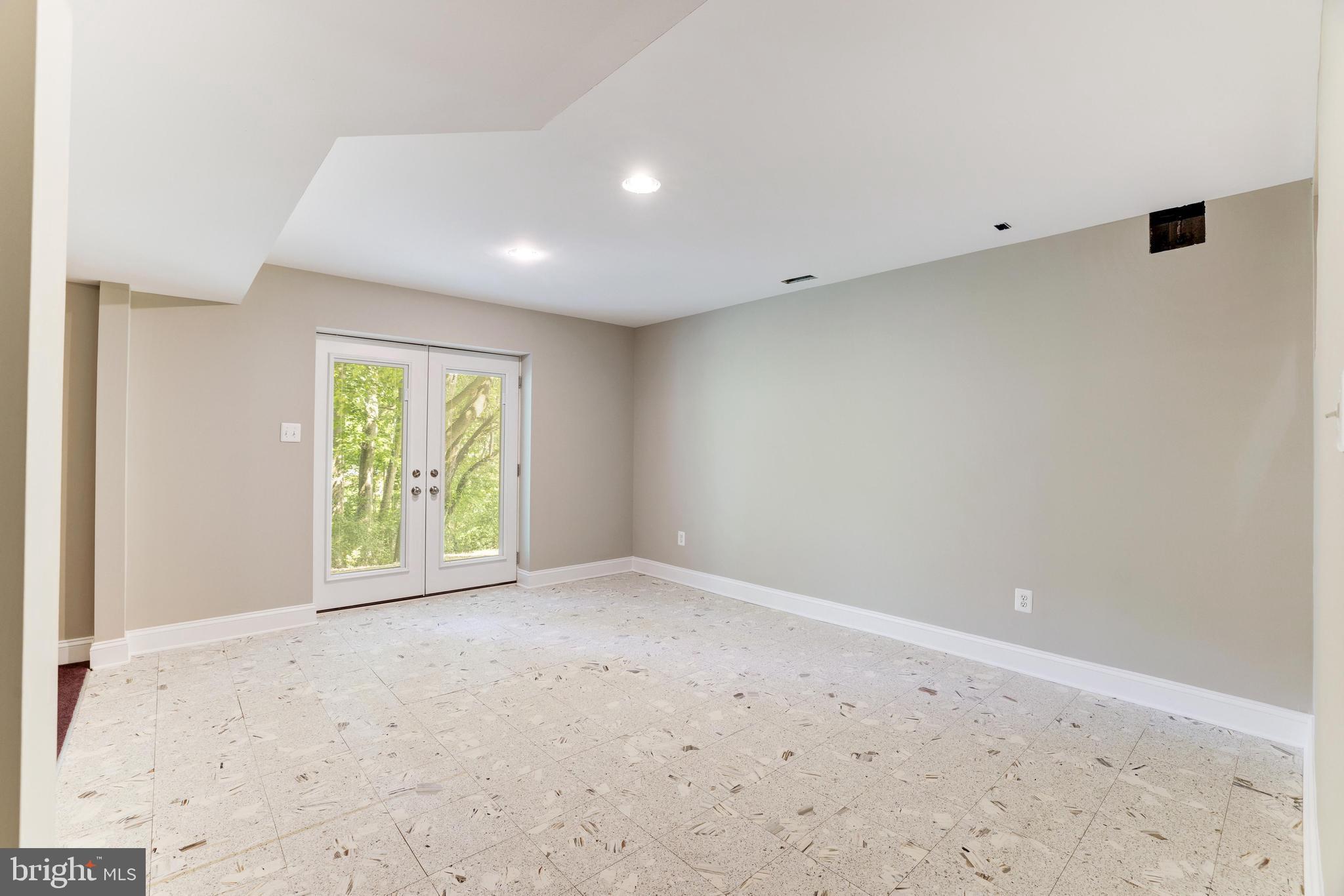 MY LADY'S MANOR - Residential