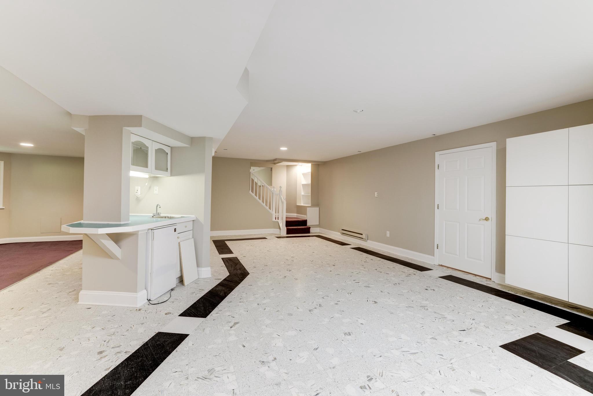 MY LADY'S MANOR - Residential