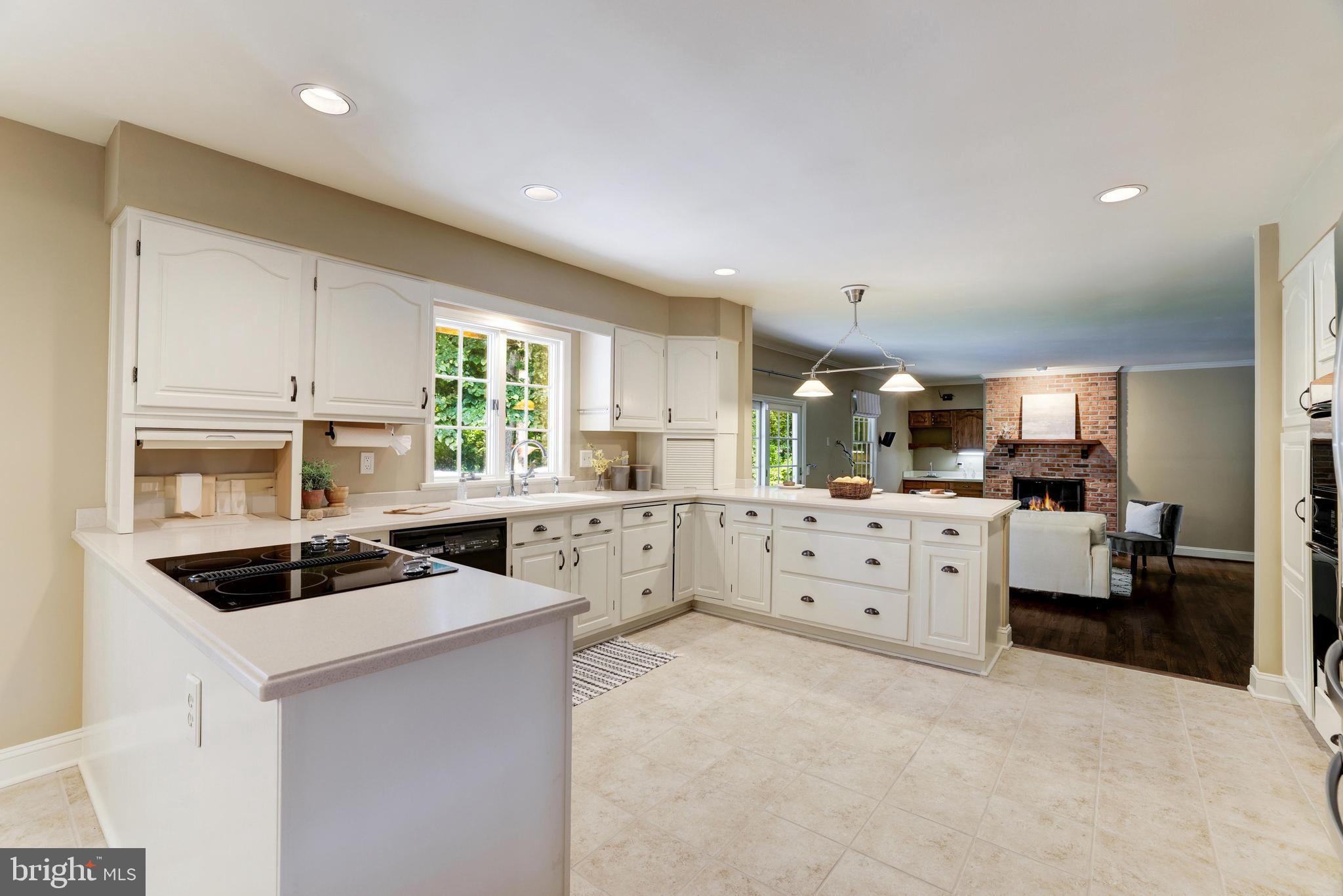 MY LADY'S MANOR - Residential