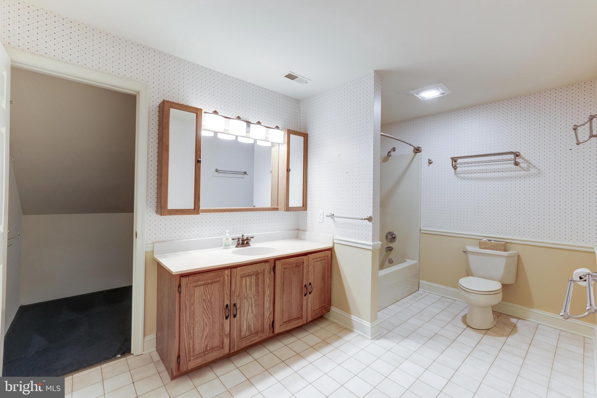 MY LADY'S MANOR - Residential