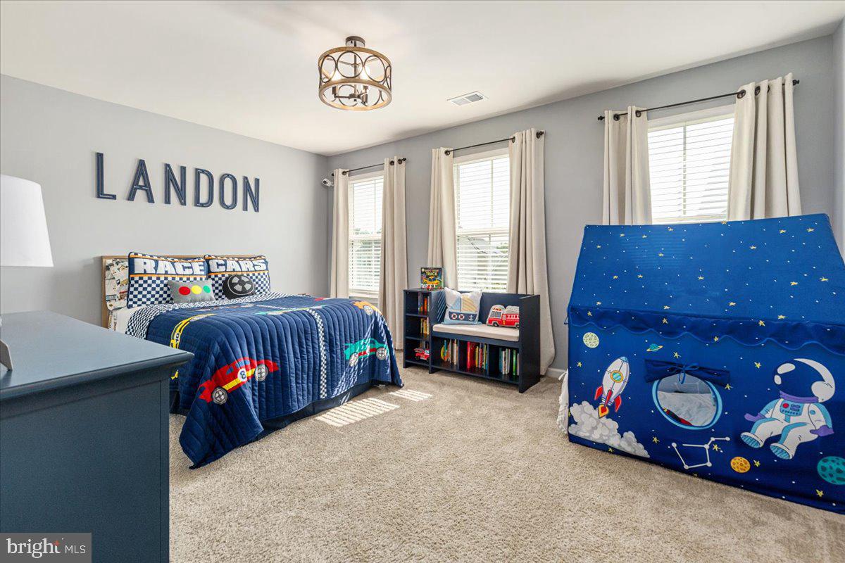 MAY'S QUARTER - Residential