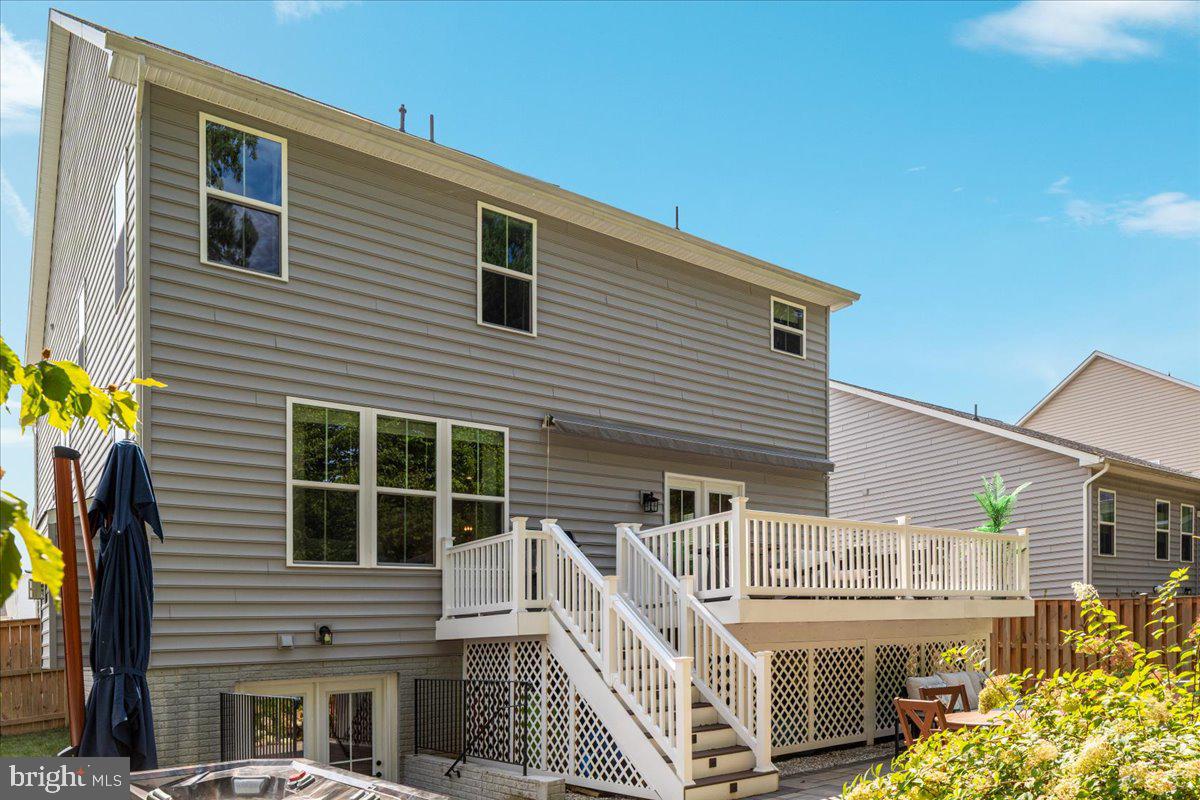 MAY'S QUARTER - Residential