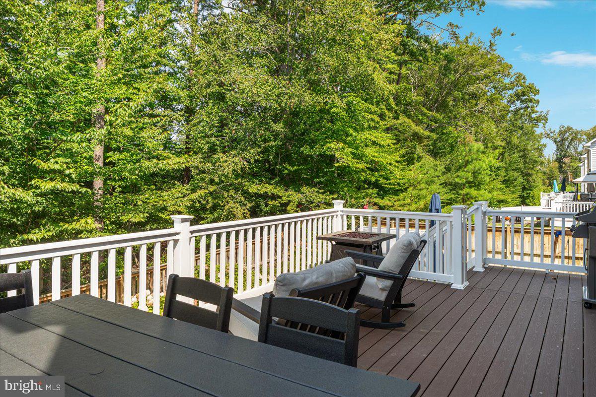 MAY'S QUARTER - Residential