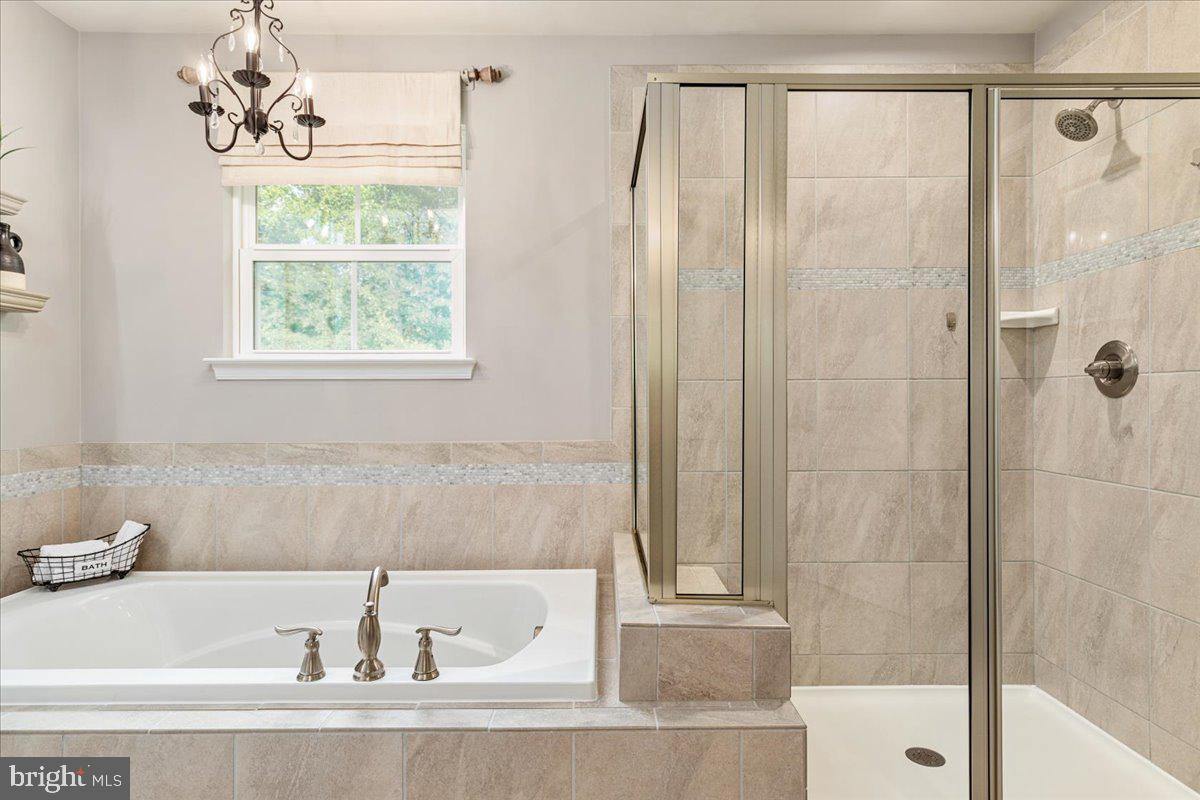 MAY'S QUARTER - Residential