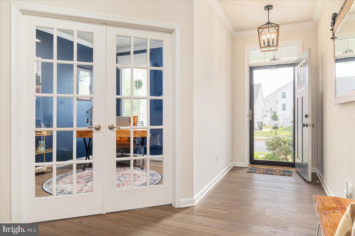 MAY'S QUARTER - Residential