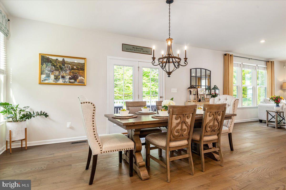 MAY'S QUARTER - Residential