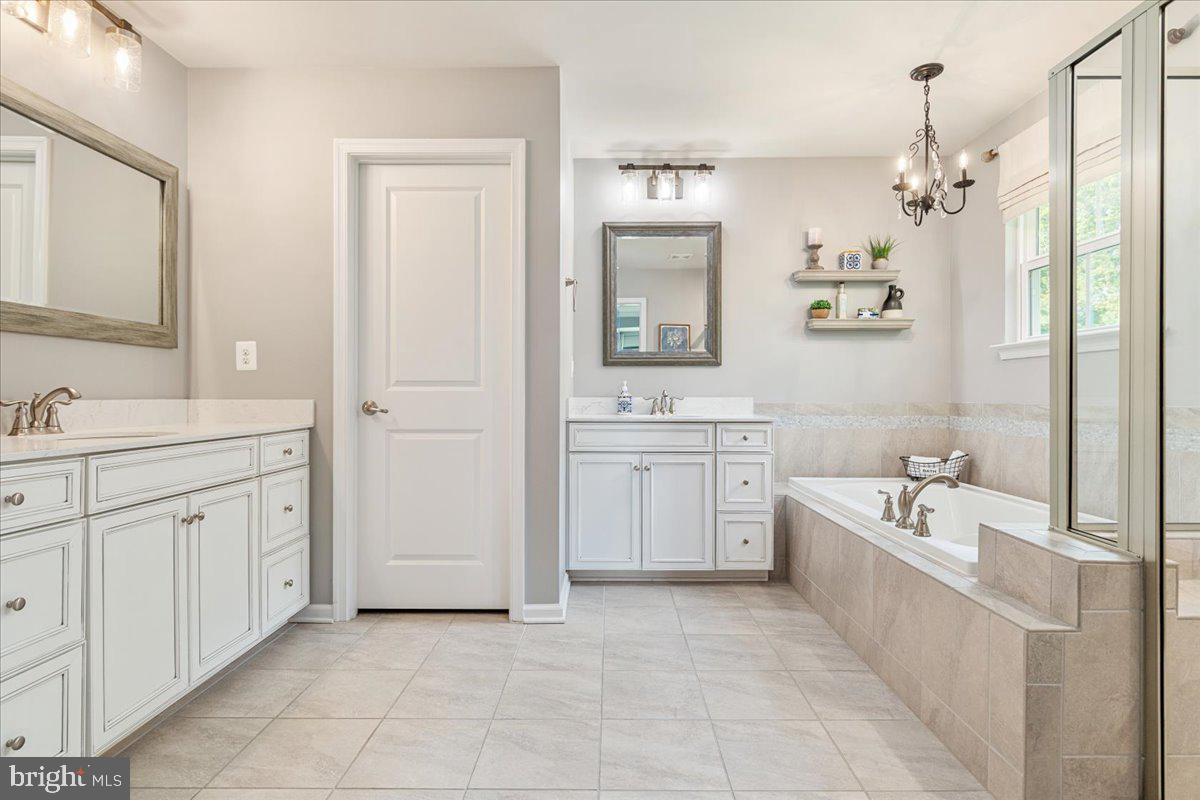 MAY'S QUARTER - Residential