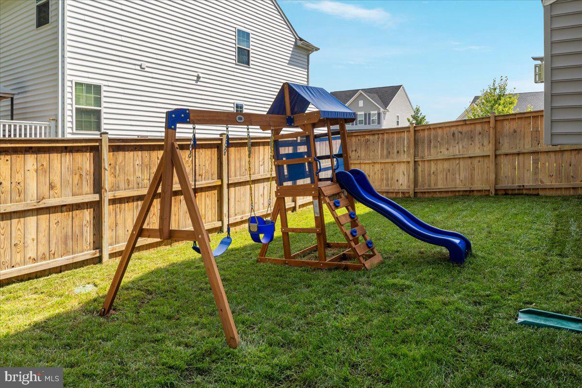 MAY'S QUARTER - Residential