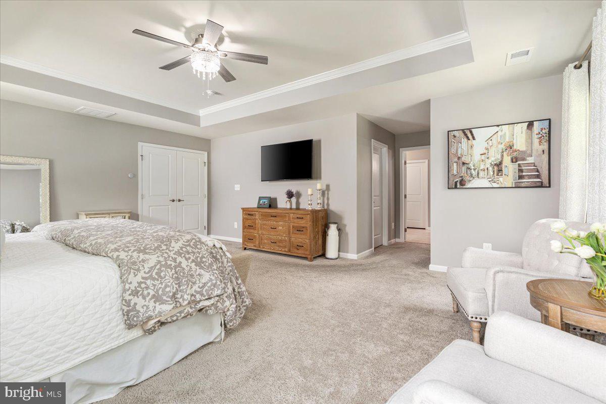 MAY'S QUARTER - Residential