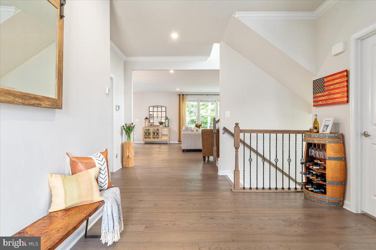 MAY'S QUARTER - Residential