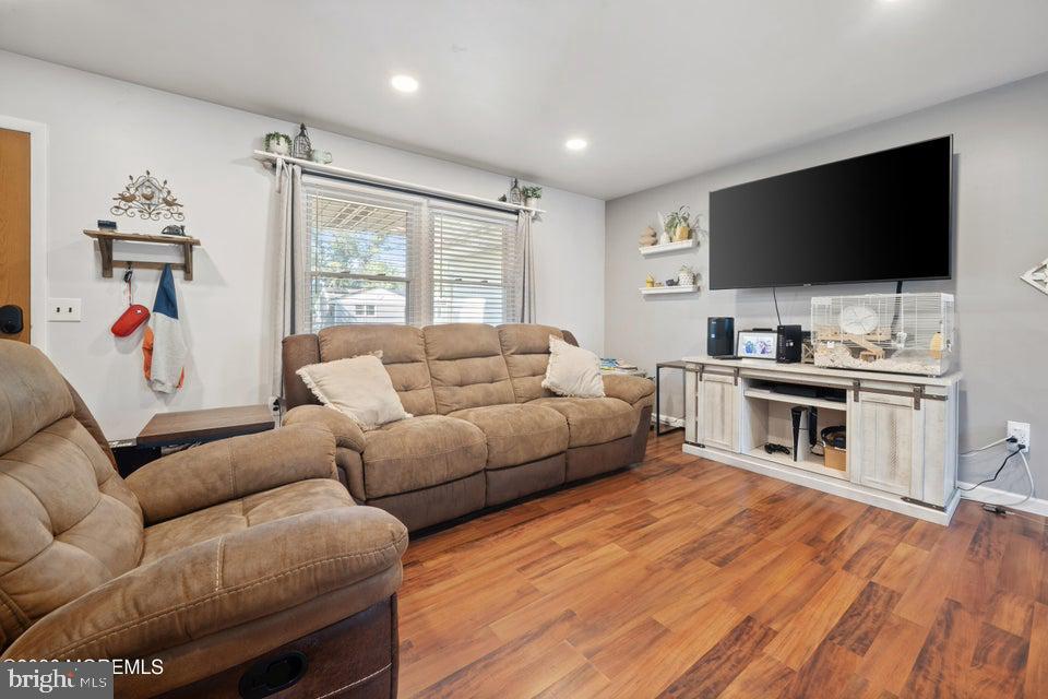 1806 RIDGE ROAD