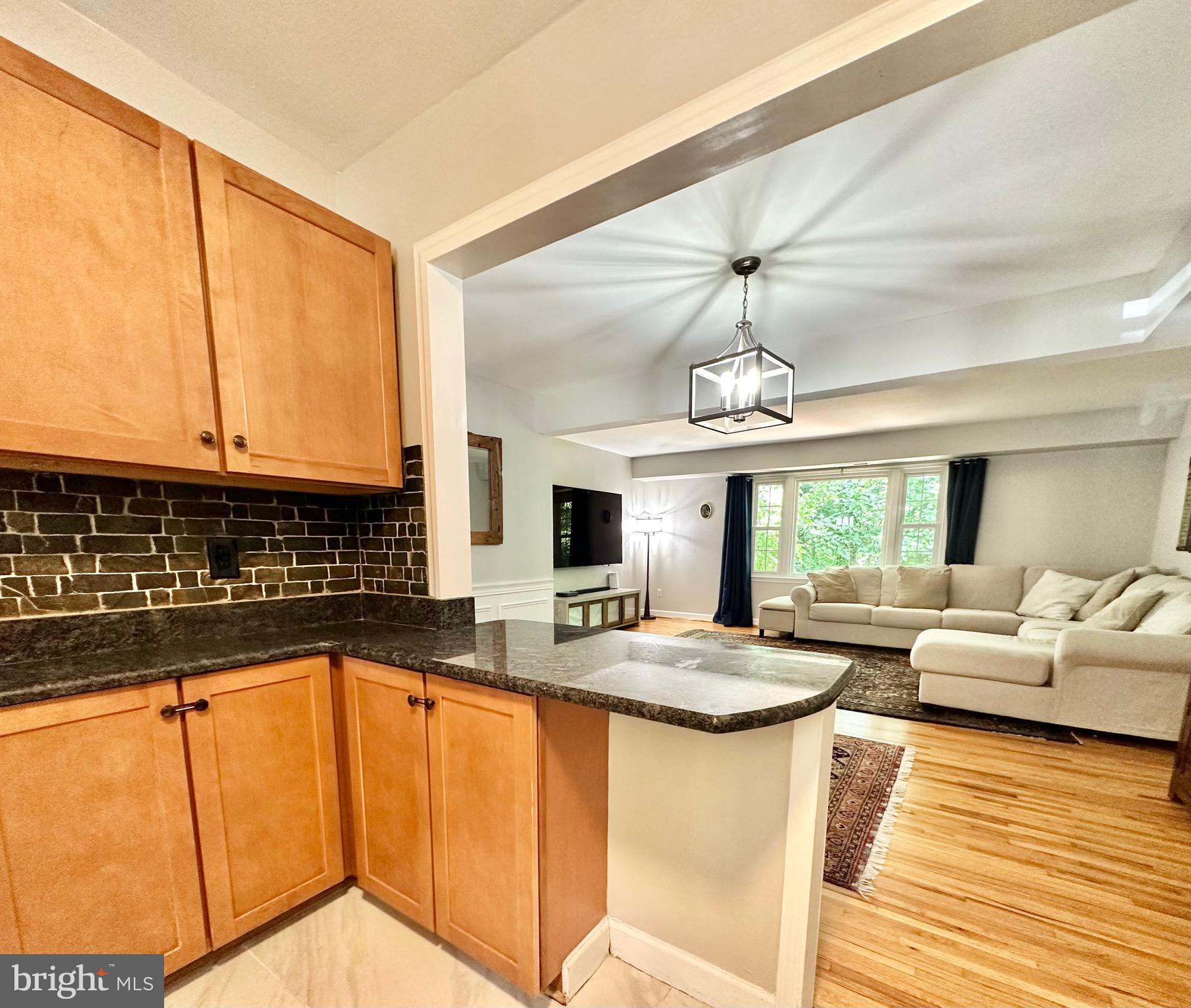 CARDINAL SQUARE - Residential Lease