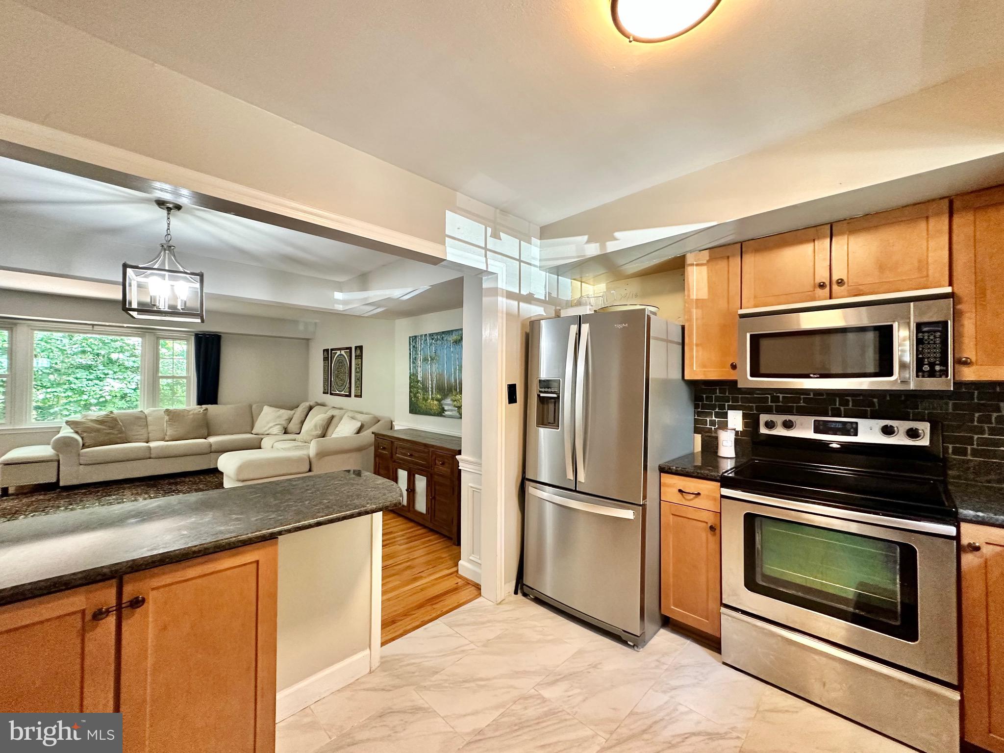 CARDINAL SQUARE - Residential Lease