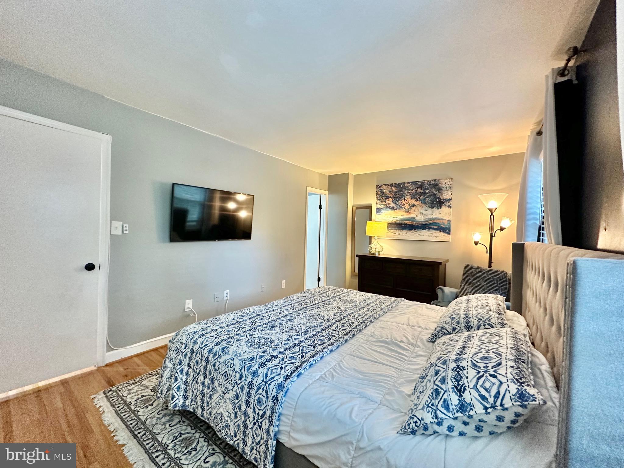 CARDINAL SQUARE - Residential Lease