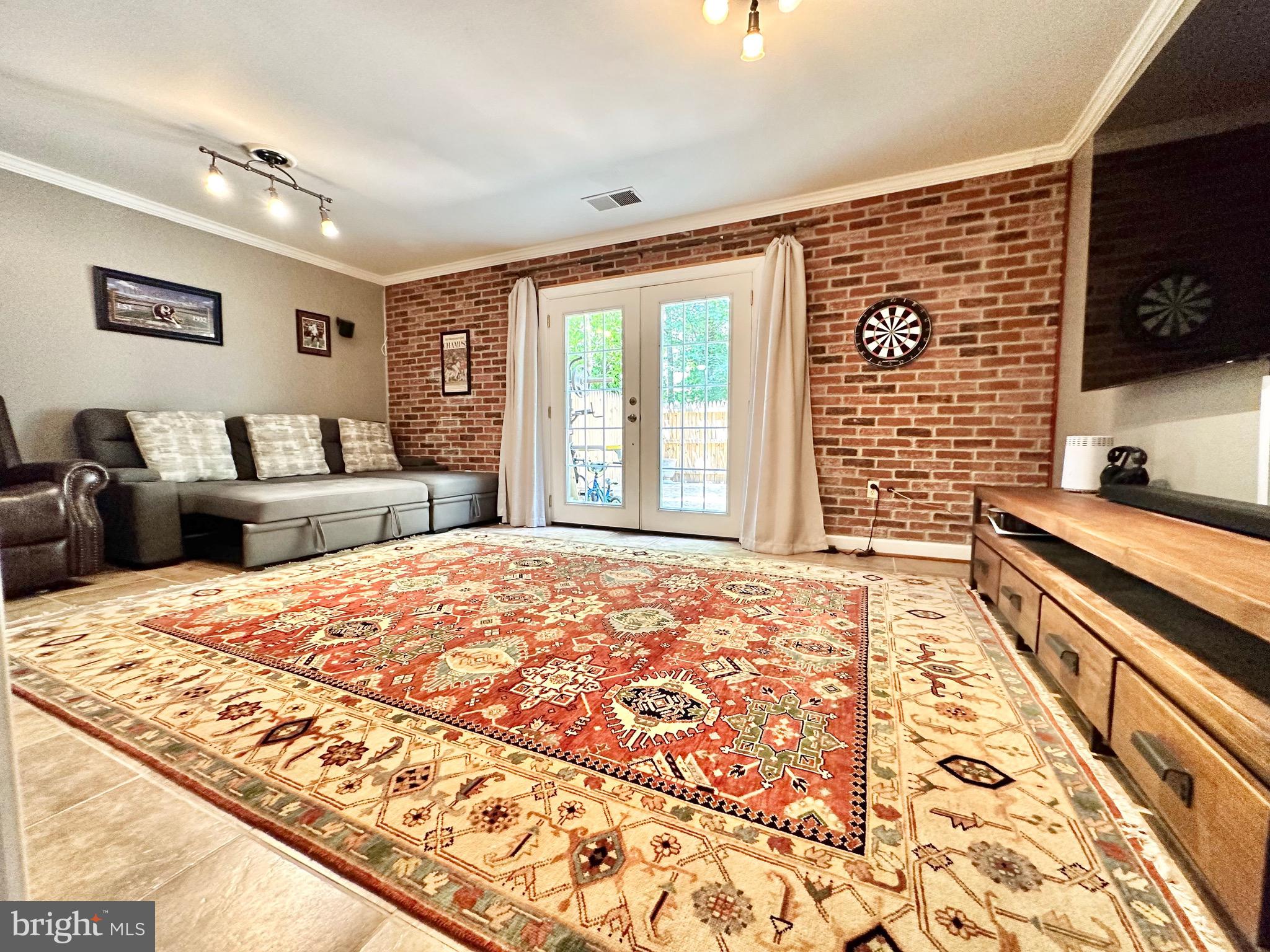 CARDINAL SQUARE - Residential Lease