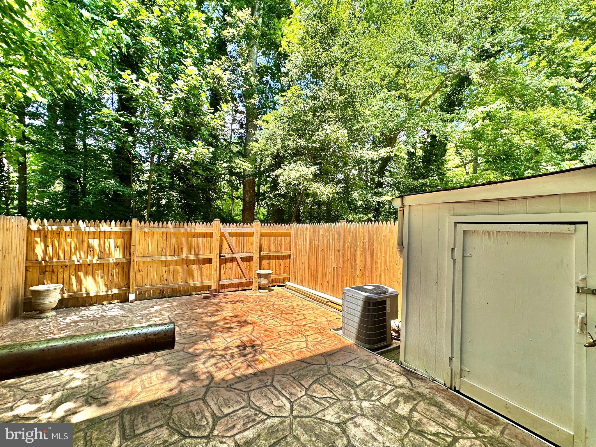 CARDINAL SQUARE - Residential Lease