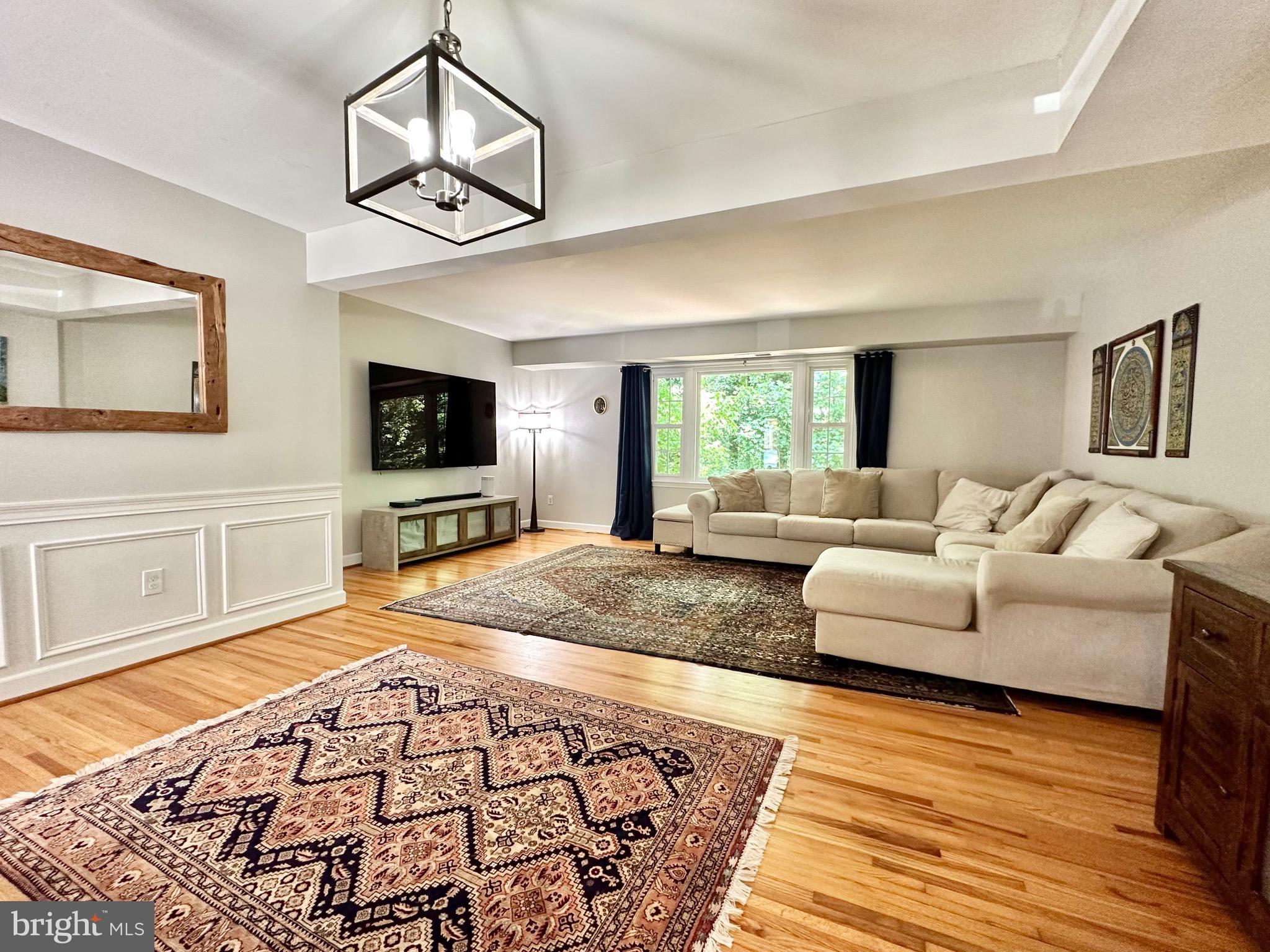 CARDINAL SQUARE - Residential Lease