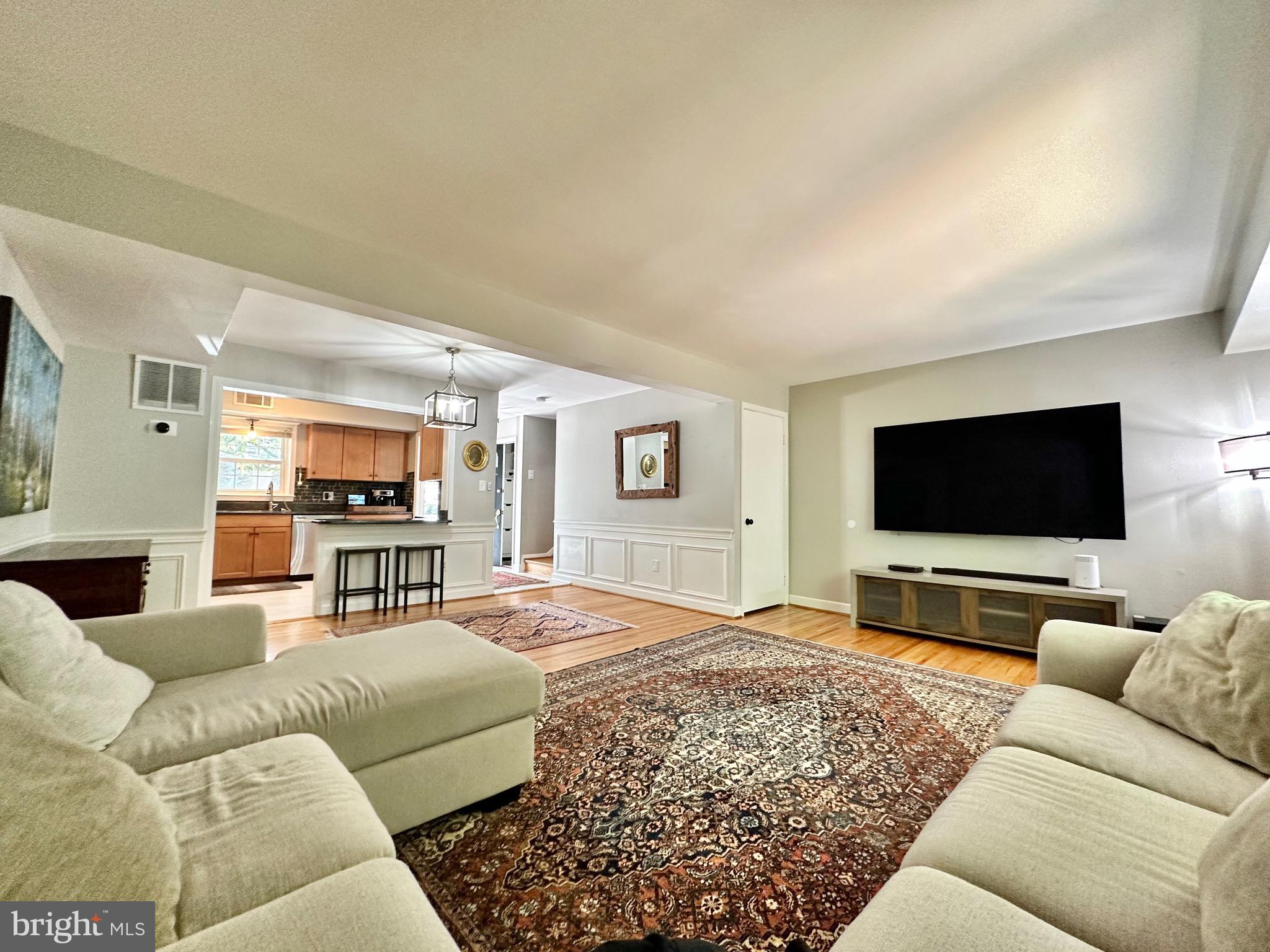 CARDINAL SQUARE - Residential Lease