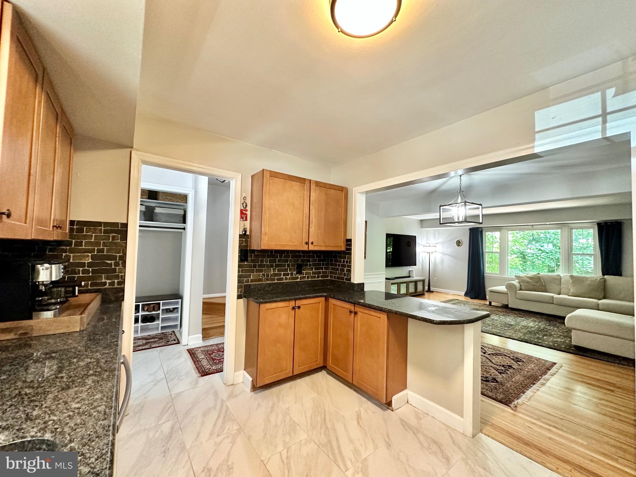 CARDINAL SQUARE - Residential Lease