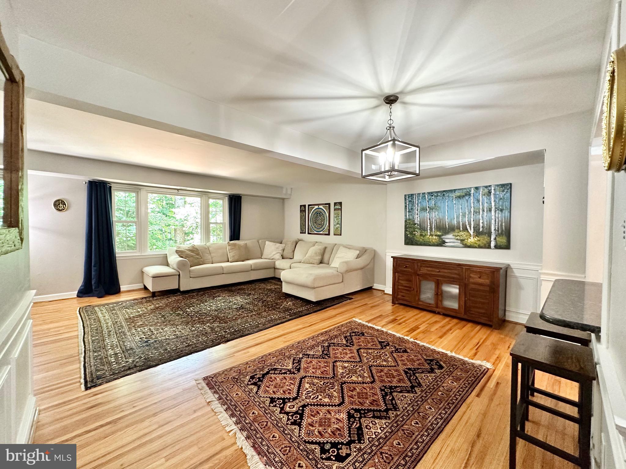 CARDINAL SQUARE - Residential Lease