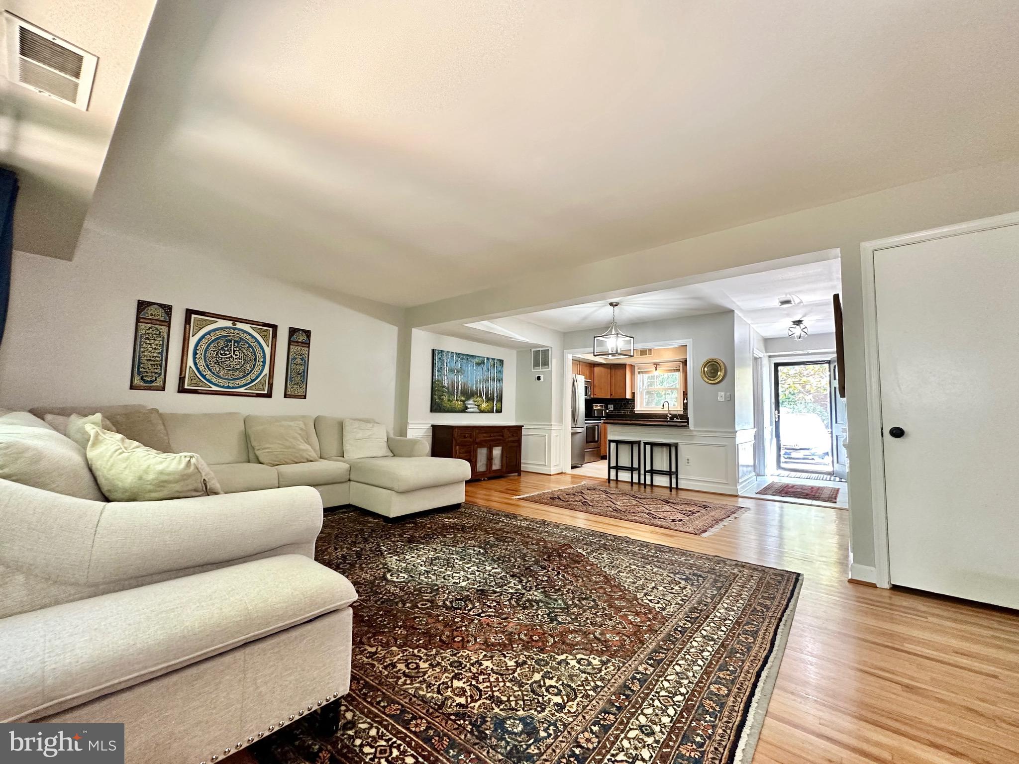 CARDINAL SQUARE - Residential Lease