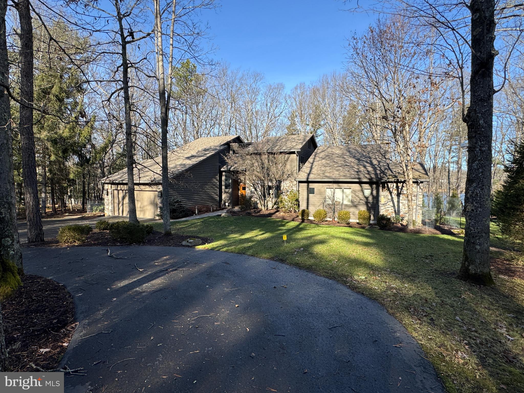 255 THORNBERRY ROAD