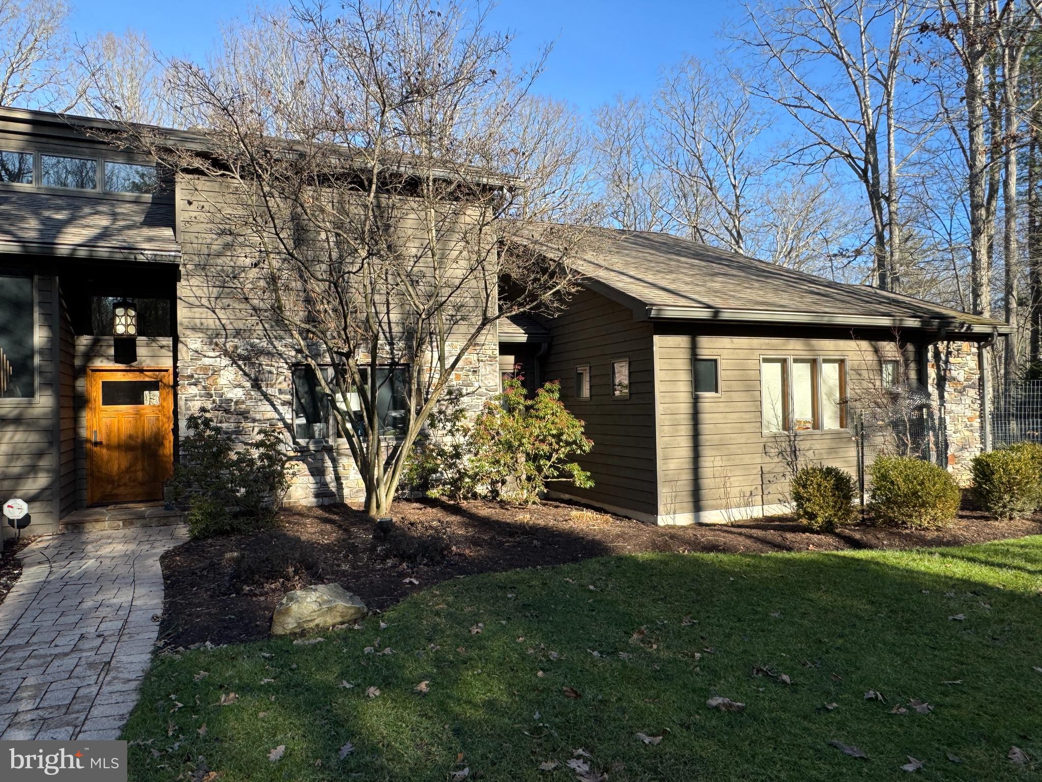 255 THORNBERRY ROAD