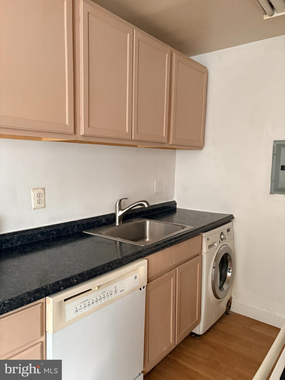 THE FAIRMONT 1005 CONDO - Residential