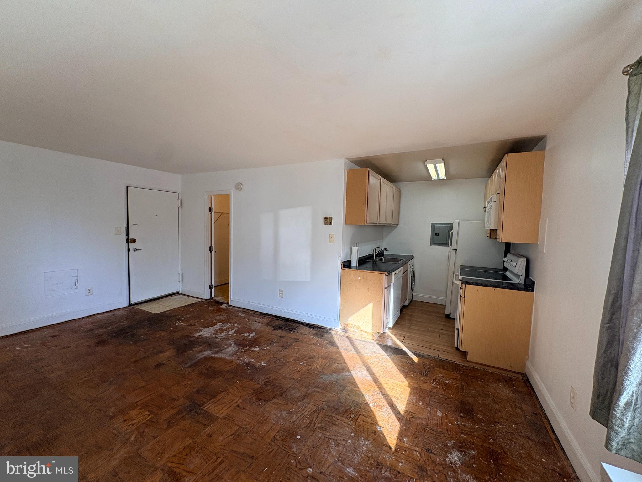 THE FAIRMONT 1005 CONDO - Residential