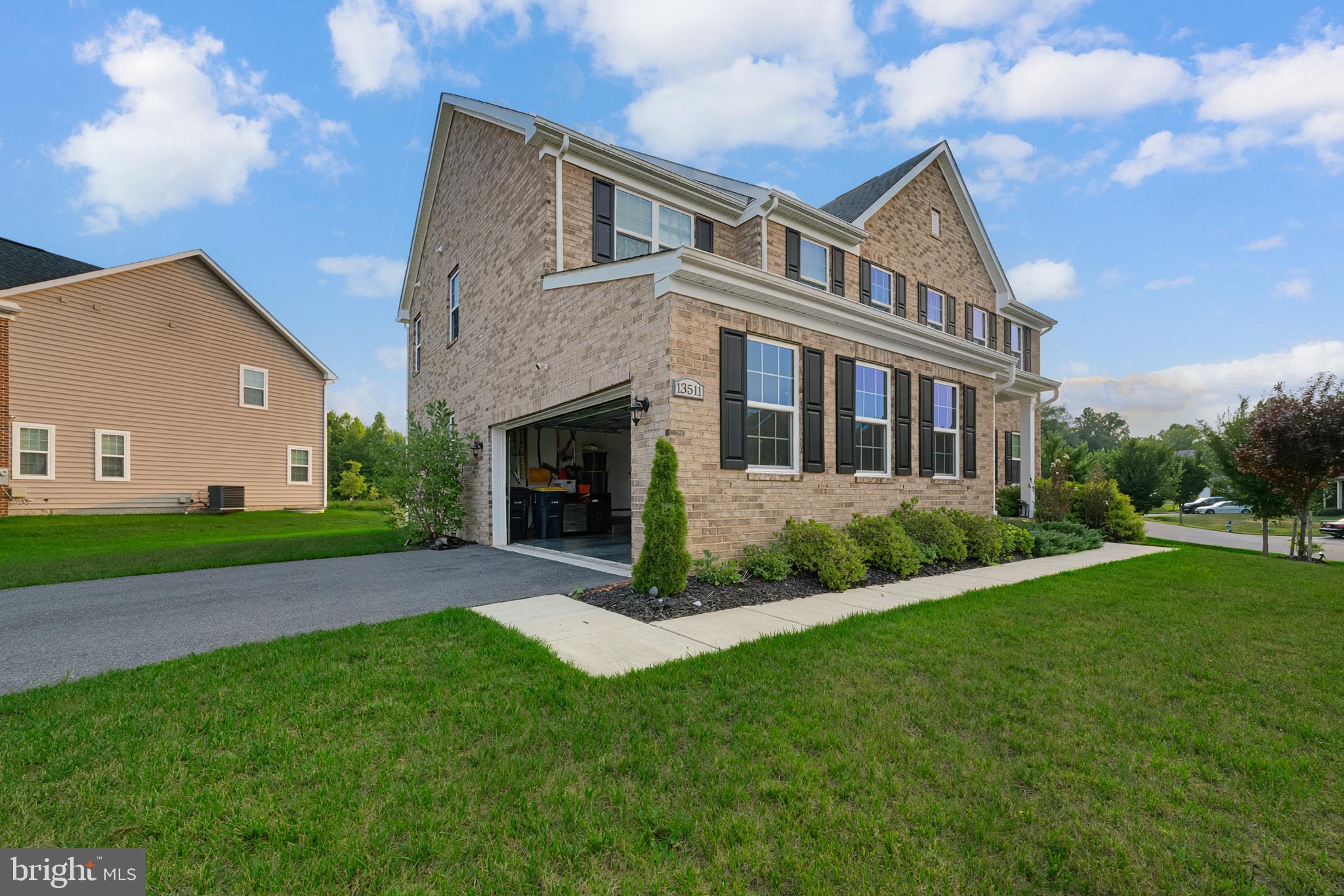 13511 HEBRON LANE