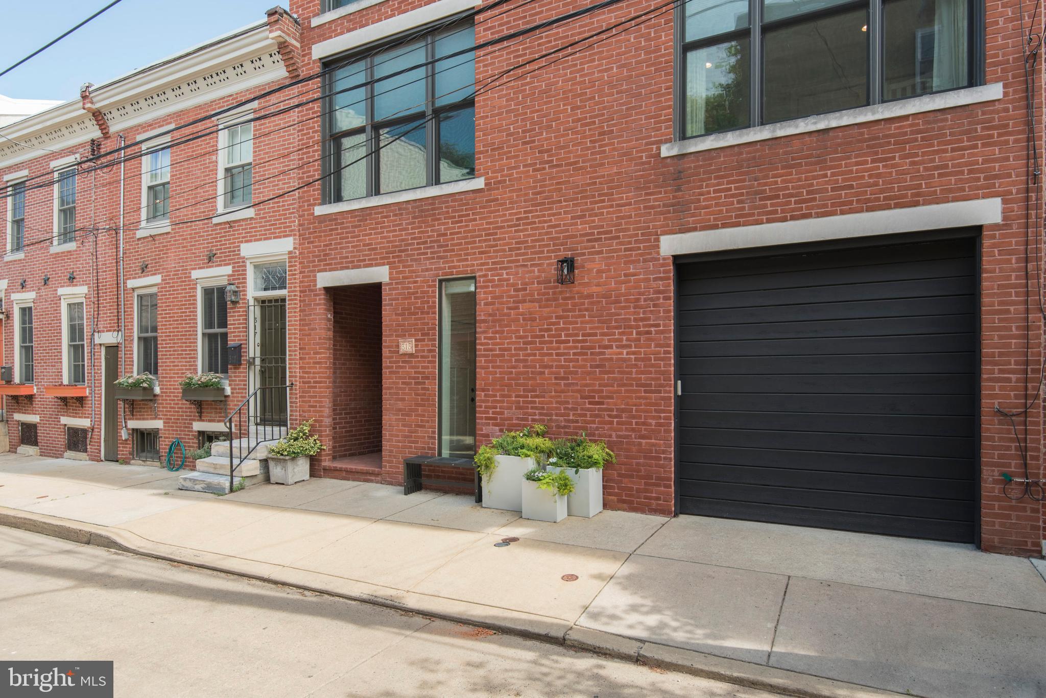 QUEEN VILLAGE - Residential