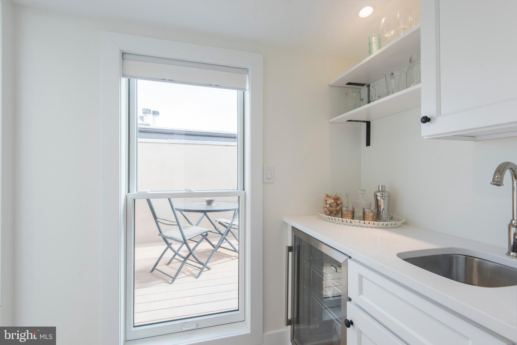 QUEEN VILLAGE - Residential