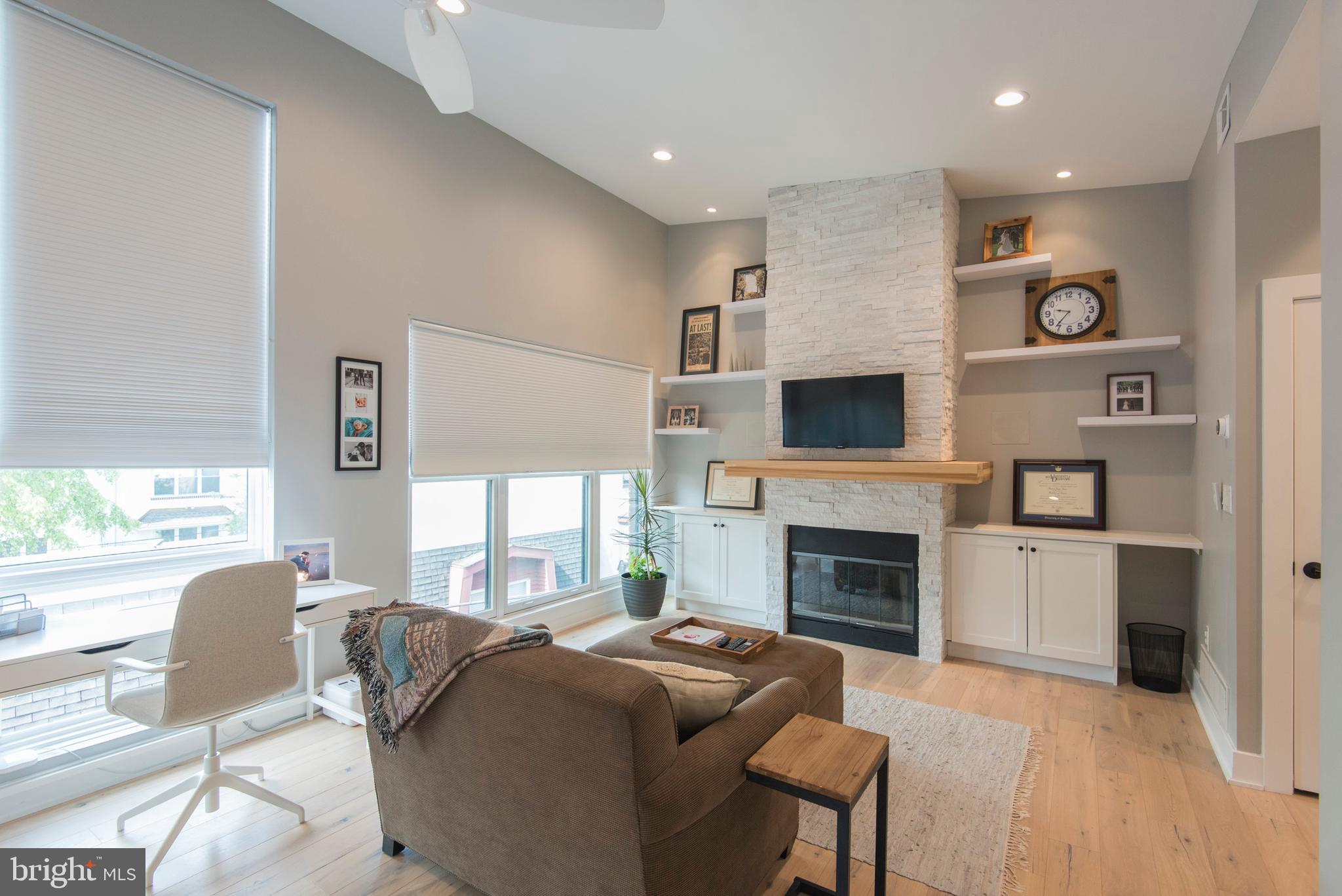 QUEEN VILLAGE - Residential