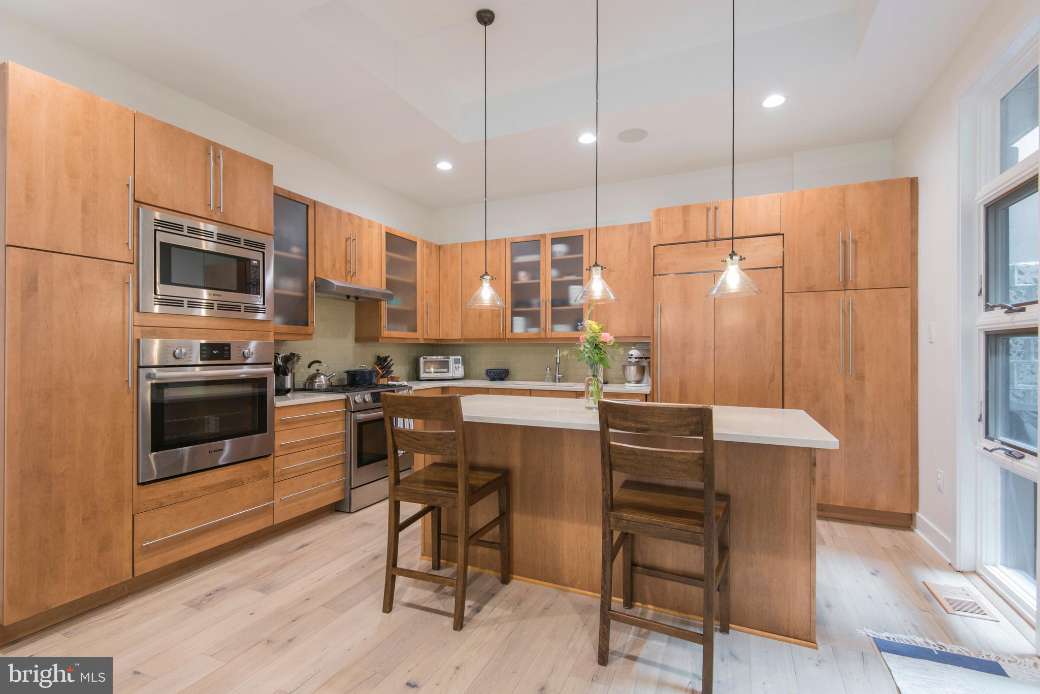 QUEEN VILLAGE - Residential