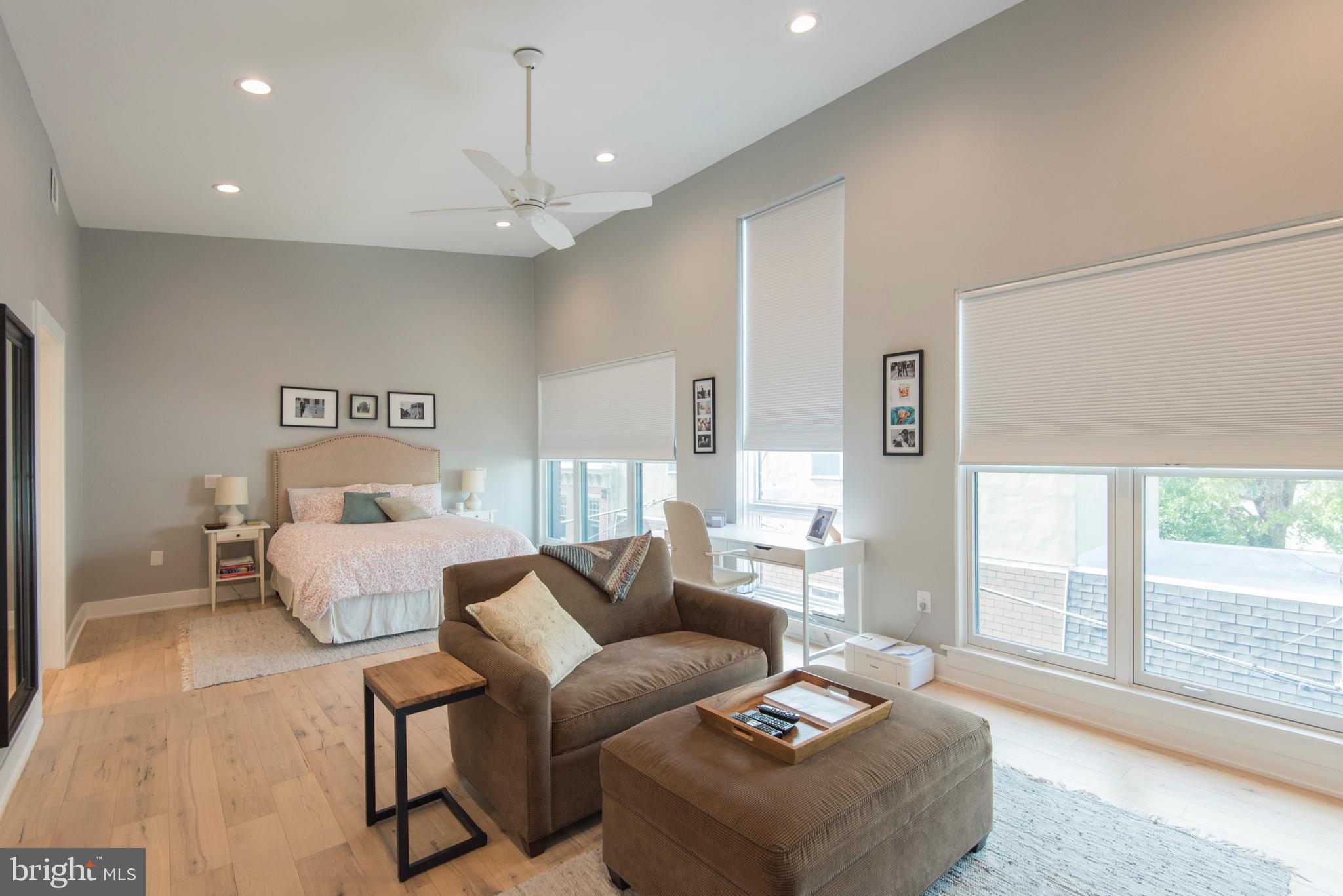 QUEEN VILLAGE - Residential