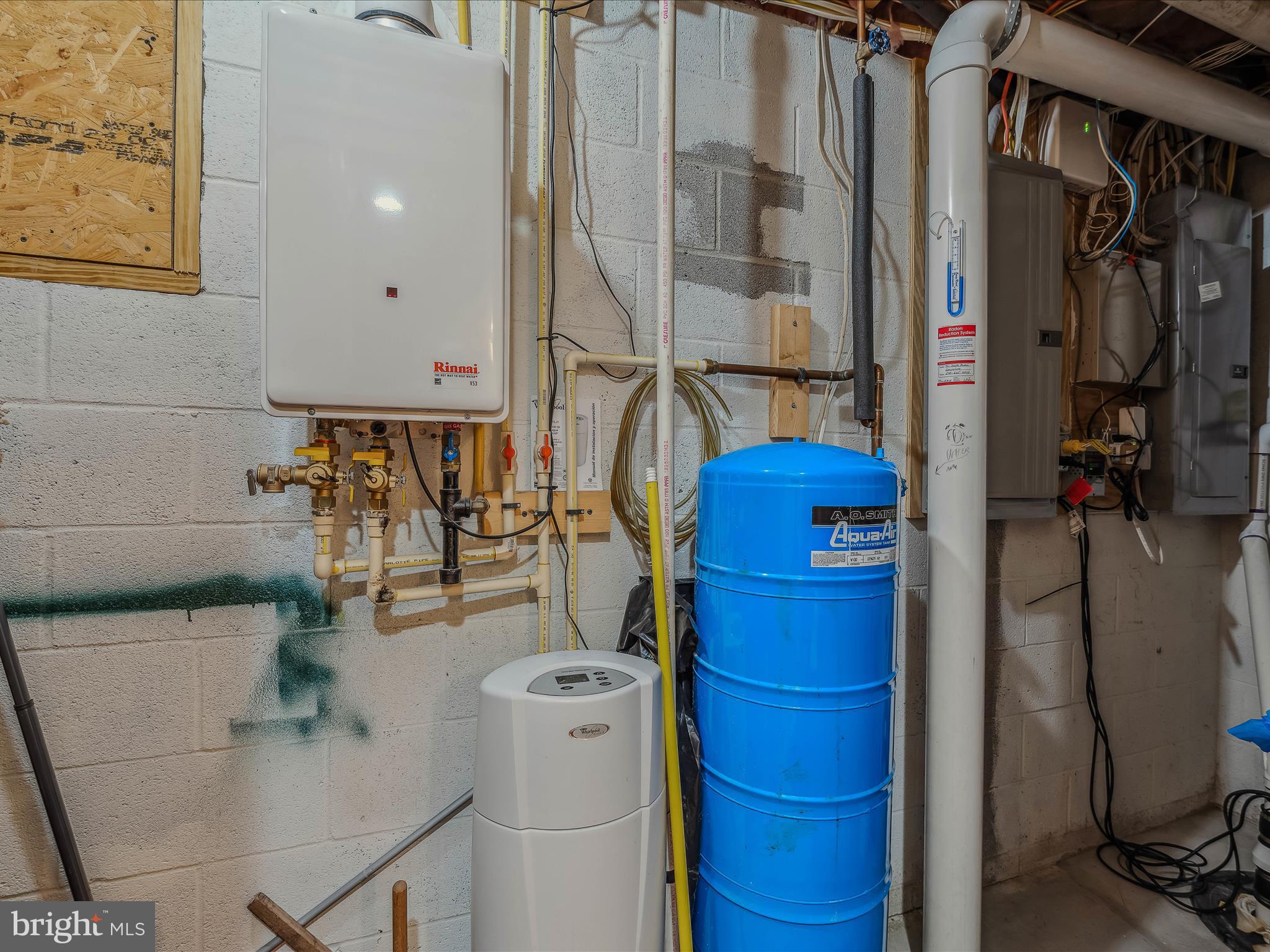 OLD MILL MANOR - Residential