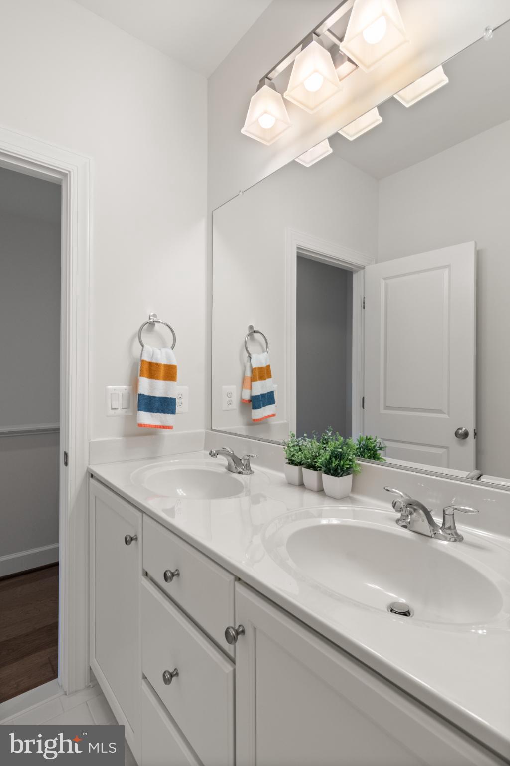 ONE LOUDOUN - Residential