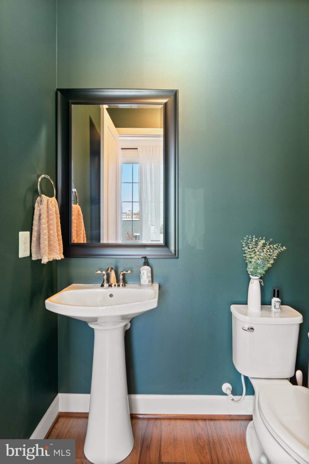 ONE LOUDOUN - Residential