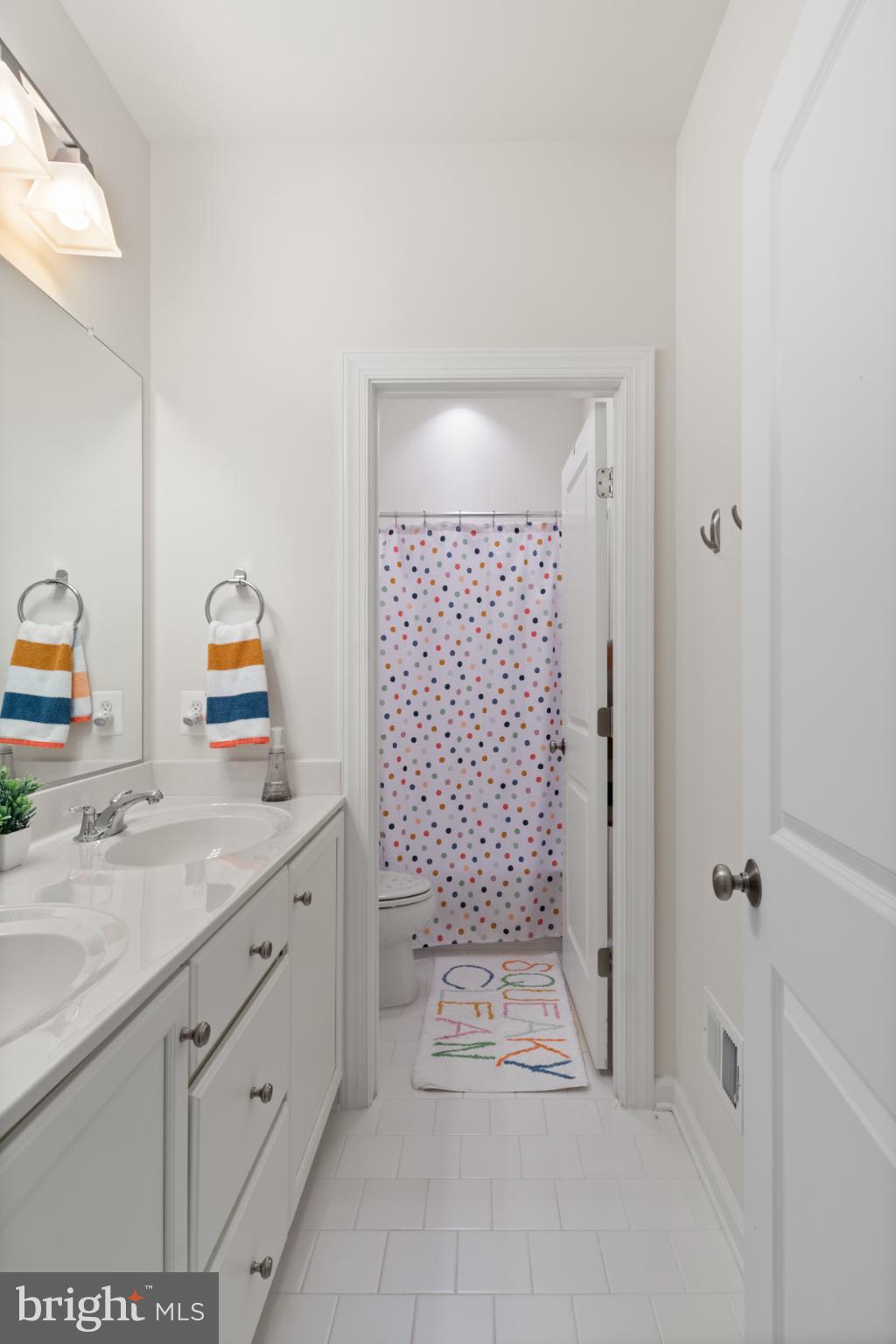 ONE LOUDOUN - Residential