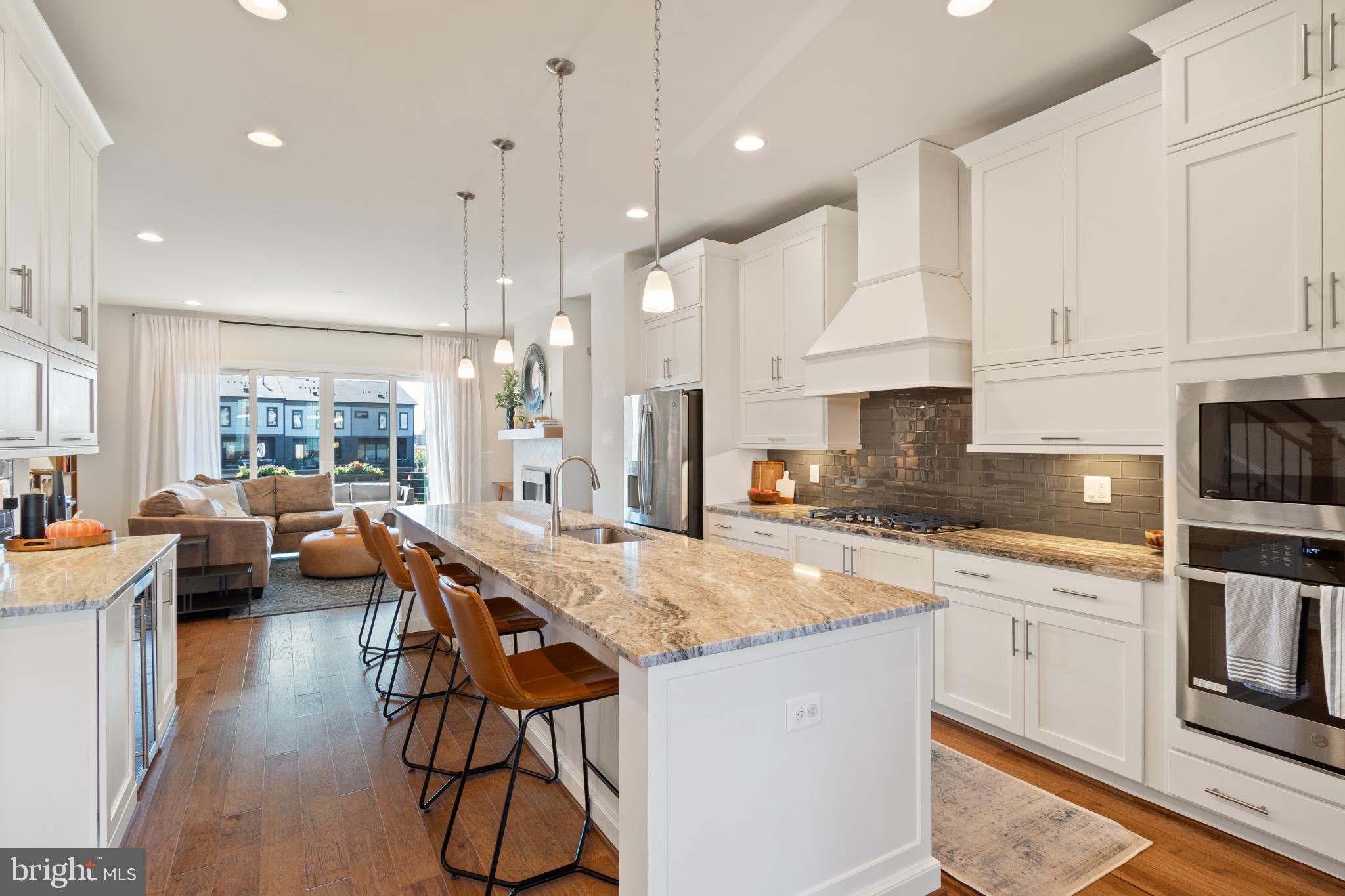 ONE LOUDOUN - Residential