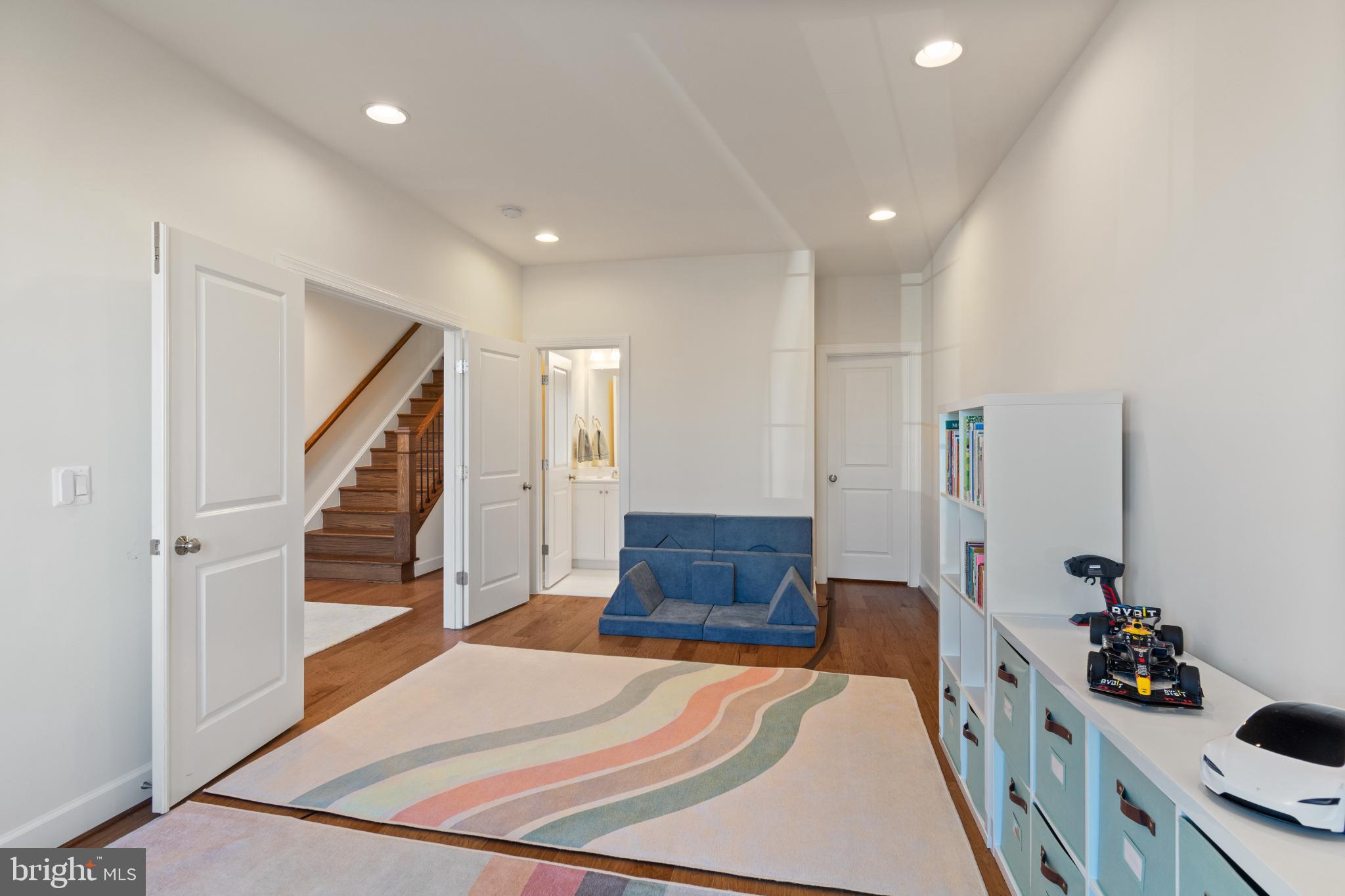 ONE LOUDOUN - Residential