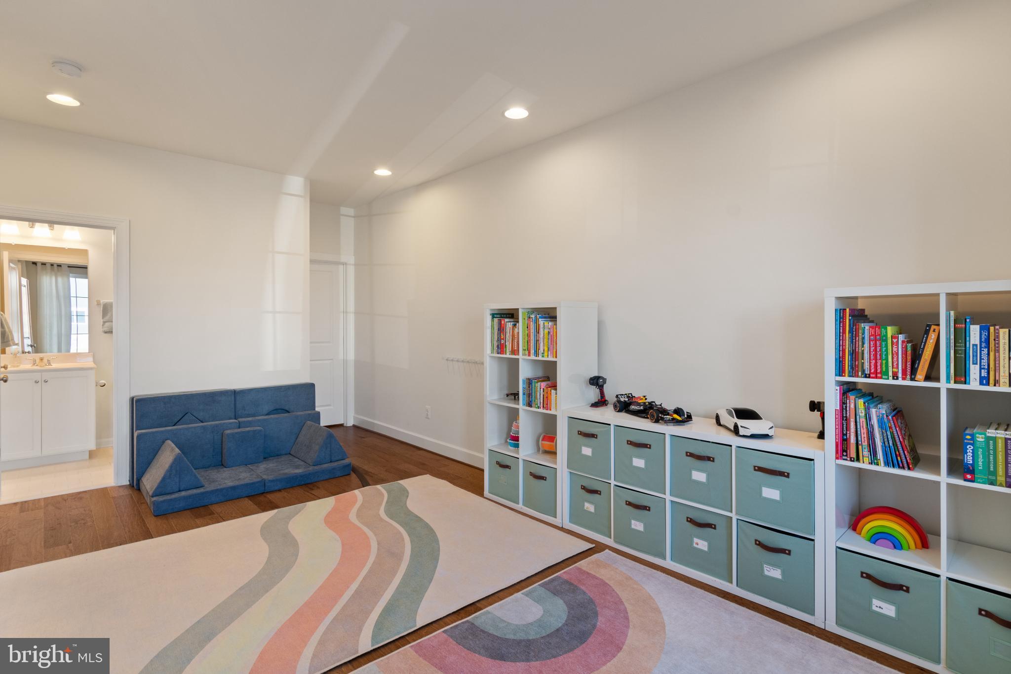 ONE LOUDOUN - Residential