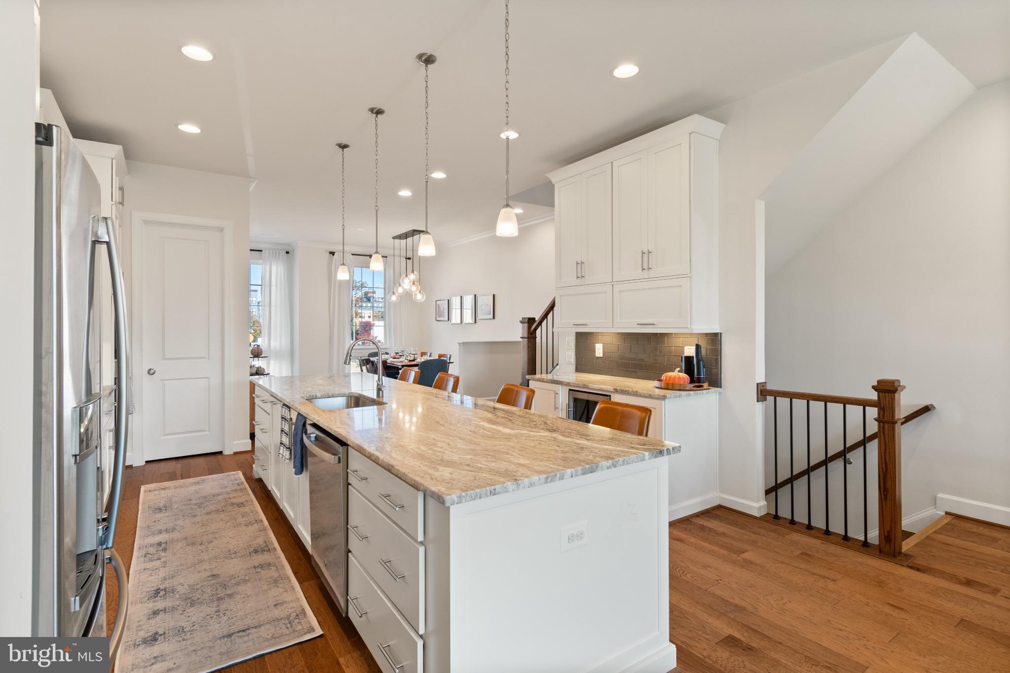 ONE LOUDOUN - Residential