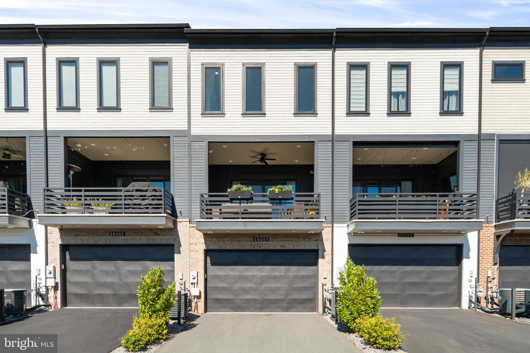 ONE LOUDOUN - Residential