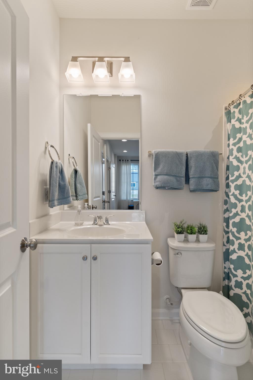 ONE LOUDOUN - Residential