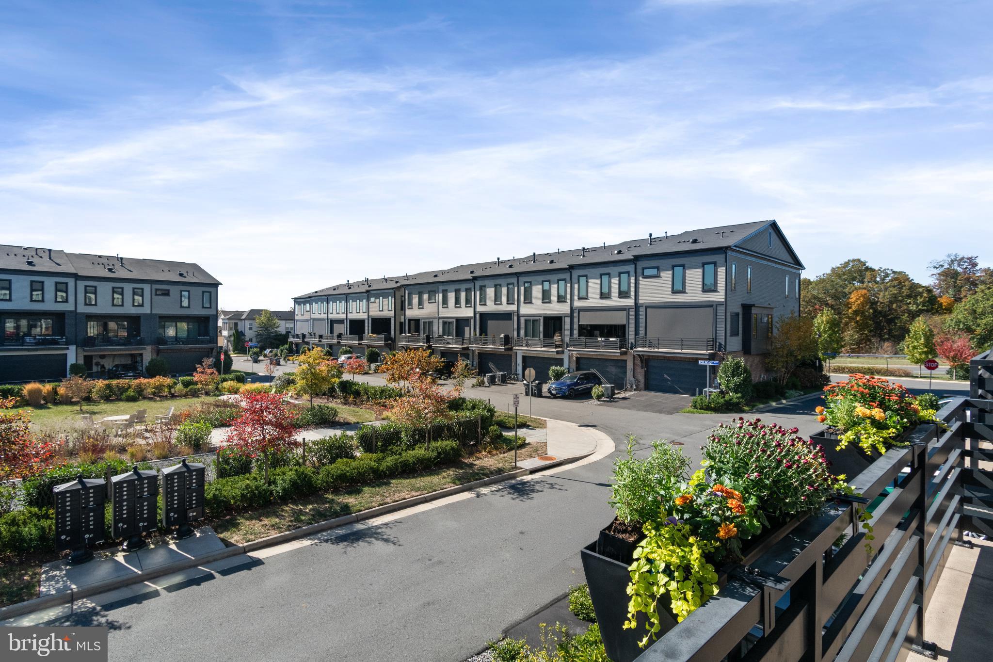 ONE LOUDOUN - Residential