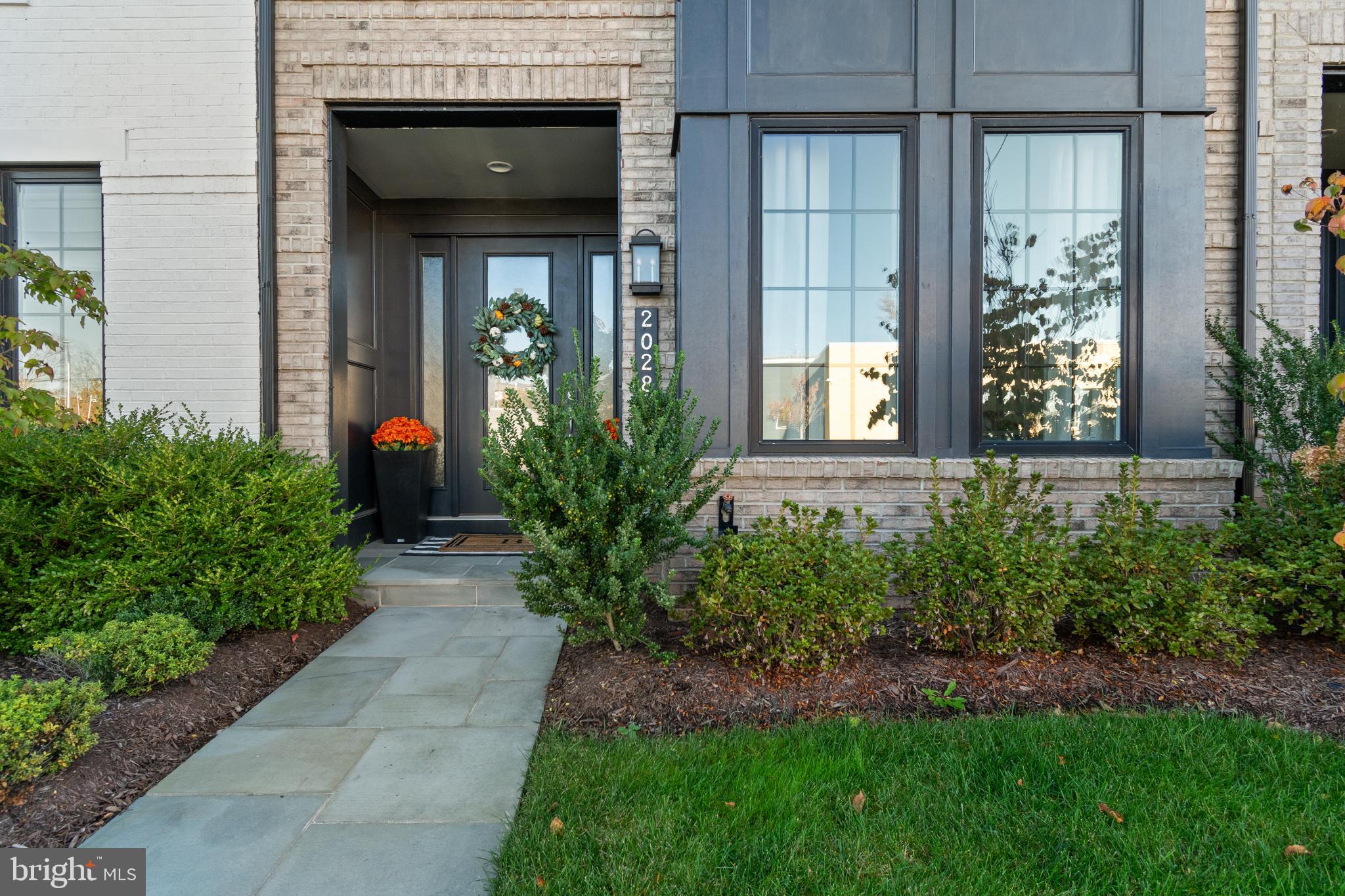 20287 SAVIN HILL DRIVE