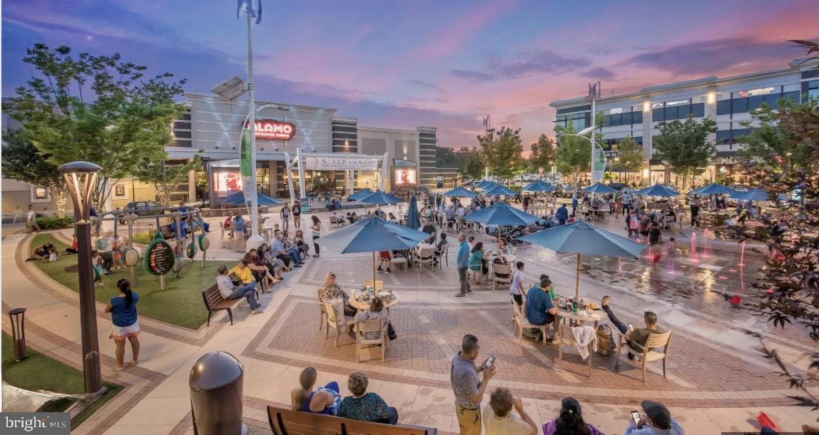 ONE LOUDOUN - Residential