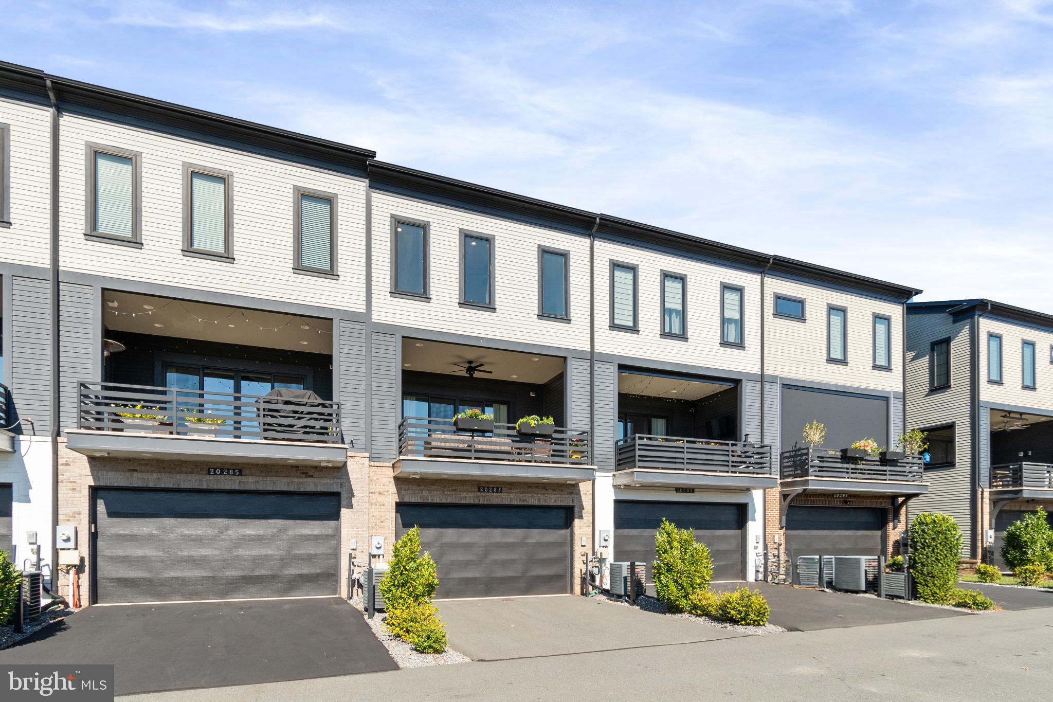 ONE LOUDOUN - Residential