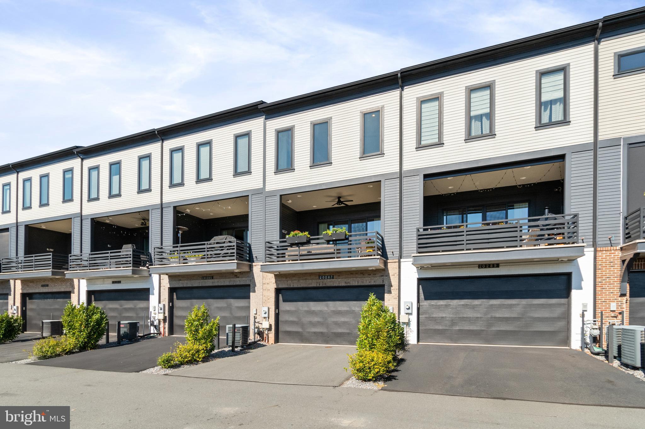 ONE LOUDOUN - Residential